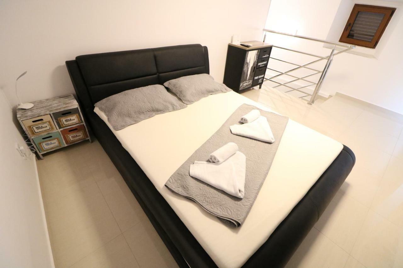 Apartment Porto With Terrace Baška Esterno foto